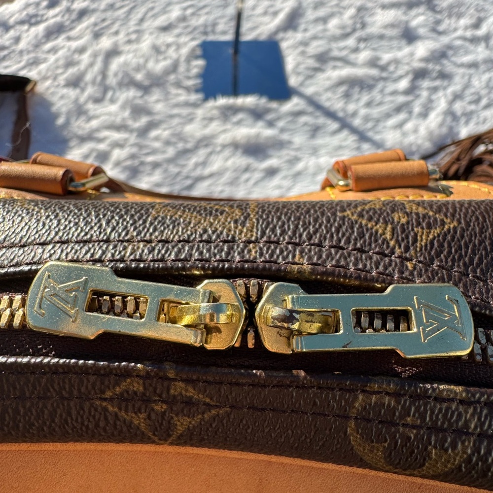 Louis Vuitton Excursion Monogram - Picture 7 of 13